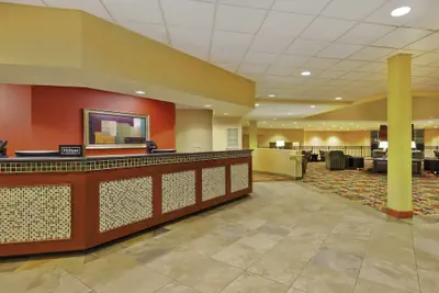 Photo 2 - DoubleTree by Hilton Holland