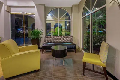 Photo 4 - La Quinta Inn & Suites by Wyndham Miami Lakes