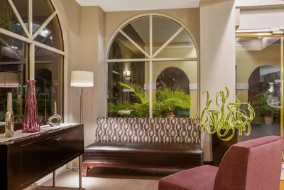 Photo 3 - La Quinta Inn & Suites by Wyndham Miami Lakes