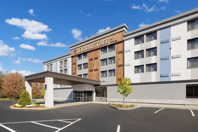Photo 2 - DoubleTree by Hilton Downtown Concord