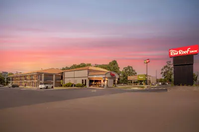 Photo 2 - Red Roof Inn Manchester, TN