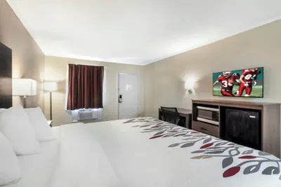 Photo 4 - Red Roof Inn Manchester, TN