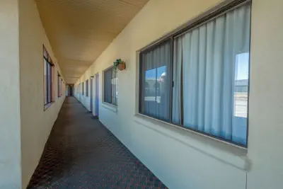 Photo 5 - Royal Holiday Motel By Belvilla Gallup I-40