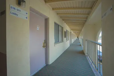 Photo 4 - Royal Holiday Motel By Belvilla Gallup I-40