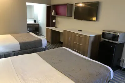 Photo 3 - All Seasons Inn & Suites