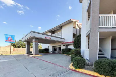 Photo 2 - Studio 6 Irving, TX – DFW North
