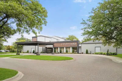 Photo 2 - Courtyard by Marriott Detroit Metropolitan Airport Romulus