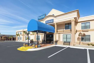 Photo 2 - Travelodge by Wyndham Perry National Fairgrounds Area I-75