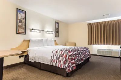 Photo 5 - Red Roof Inn Cleveland Airport-Middleburg Heights