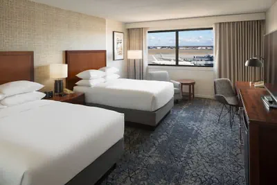 Photo 2 - Sheraton Hartford Hotel at Bradley Airport