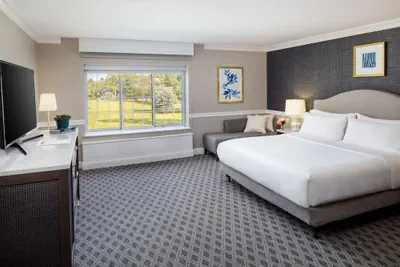 Photo 3 - Madison Hotel