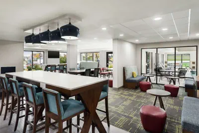 Photo 5 - Hampton Inn Milwaukee/Brookfield