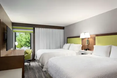 Photo 2 - Hampton Inn Milwaukee/Brookfield