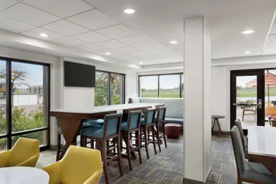Photo 4 - Hampton Inn Milwaukee/Brookfield