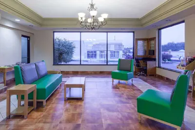 Photo 4 - Days Inn by Wyndham Dalton
