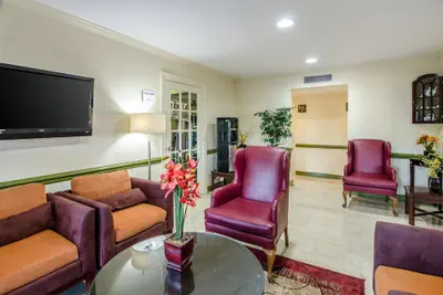 Photo 4 - Quality Inn Tanglewood