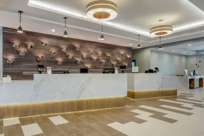 Photo 3 - DoubleTree by Hilton Birmingham Perimeter Park