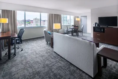 Photo 3 - Holiday Inn Sioux Falls-City Centre by IHG