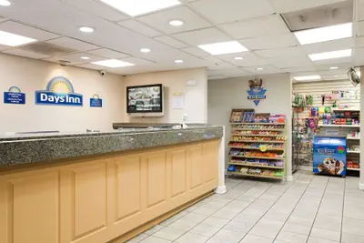 Photo 2 - Days Inn by Wyndham Norfolk Airport
