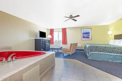 Photo 4 - Days Inn by Wyndham Pueblo