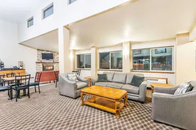 Photo 3 - Days Inn by Wyndham Pueblo