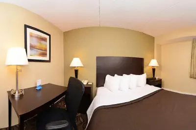 Photo 5 - Days Inn by Wyndham Bismarck