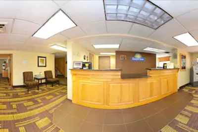 Photo 4 - Days Inn by Wyndham Bismarck