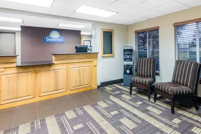Photo 3 - Days Inn by Wyndham Bismarck