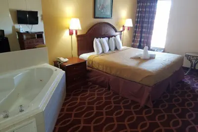 Photo 4 - American Inn Evansville