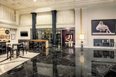 Photo 3 - Courtyard by Marriott Boston Downtown