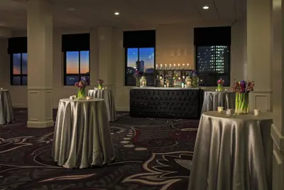 Photo 4 - Courtyard by Marriott Boston Downtown