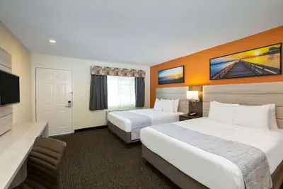 Photo 2 - Days Inn by Wyndham Monterey-Fisherman's Wharf Aquarium