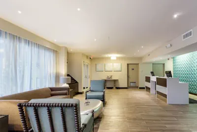 Photo 2 - Quality Inn Gulfport I-10
