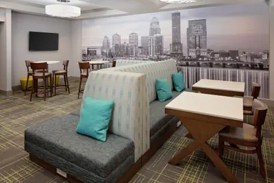 Photo 3 - Hampton Inn Louisville Downtown