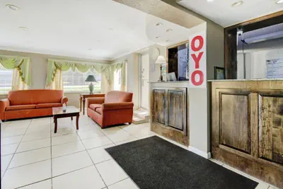 Photo 5 - OYO Hotel Douglas GA US-441