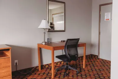Photo 5 - AmericInn by Wyndham Appleton Downtown
