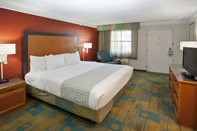 Photo 5 - La Quinta Inn by Wyndham Phoenix Sky Harbor Airport