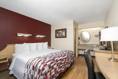Photo 5 - Red Roof Inn Indianapolis South