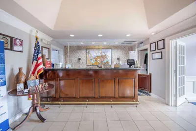 Photo 4 - Best Western Spring Hill Inn & Suites