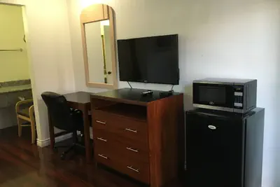 Photo 4 - Riverside Inn & Suites