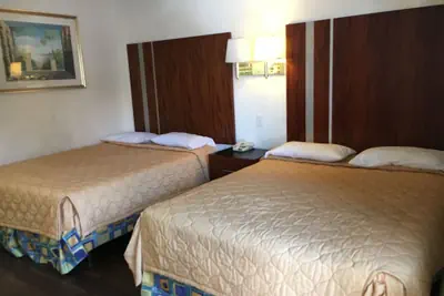 Photo 5 - Riverside Inn & Suites