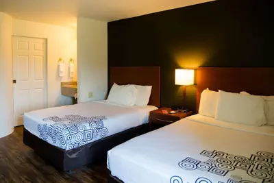 Photo 5 - Econo Lodge Harrisburg - Hershey North