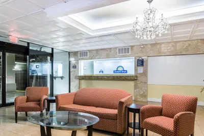 Photo 4 - Days Inn by Wyndham St. Petersburg / Tampa Bay Area