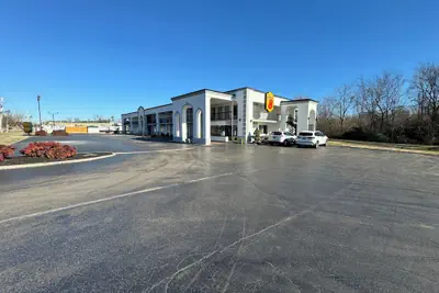 Photo 2 - Super 8 by Wyndham Knoxville West/Farragut