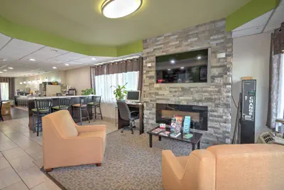 Photo 5 - Super 8 by Wyndham Knoxville West/Farragut