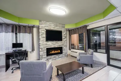 Photo 4 - Super 8 by Wyndham Knoxville West/Farragut