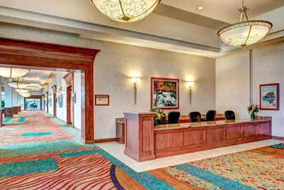 Photo 5 - Hilton Seattle Airport & Conference Center