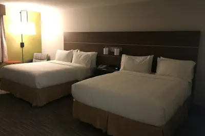 Photo 5 - Holiday Inn Express & Suites Camarillo by IHG