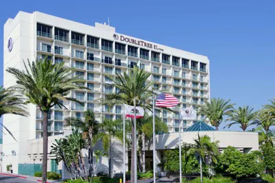 Photo 2 - DoubleTree by Hilton Torrance - South Bay
