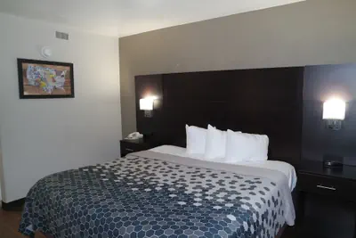 Photo 5 - Travelodge by Wyndham North Charleston